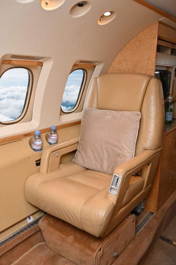 Hawker 800XP EJ-REVA