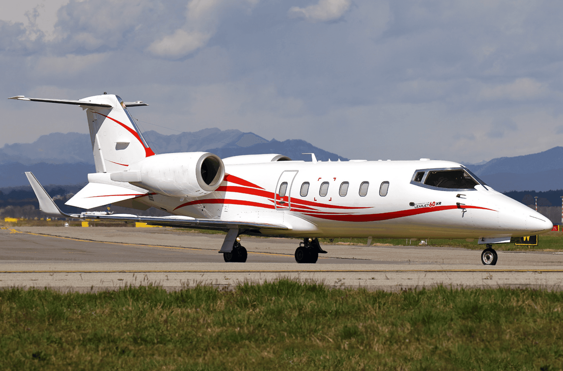 Learjet 60XR ES-KAG