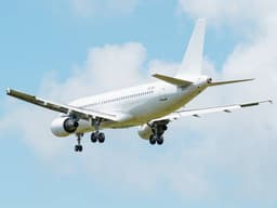 Airbus A320-200 ES-SAX