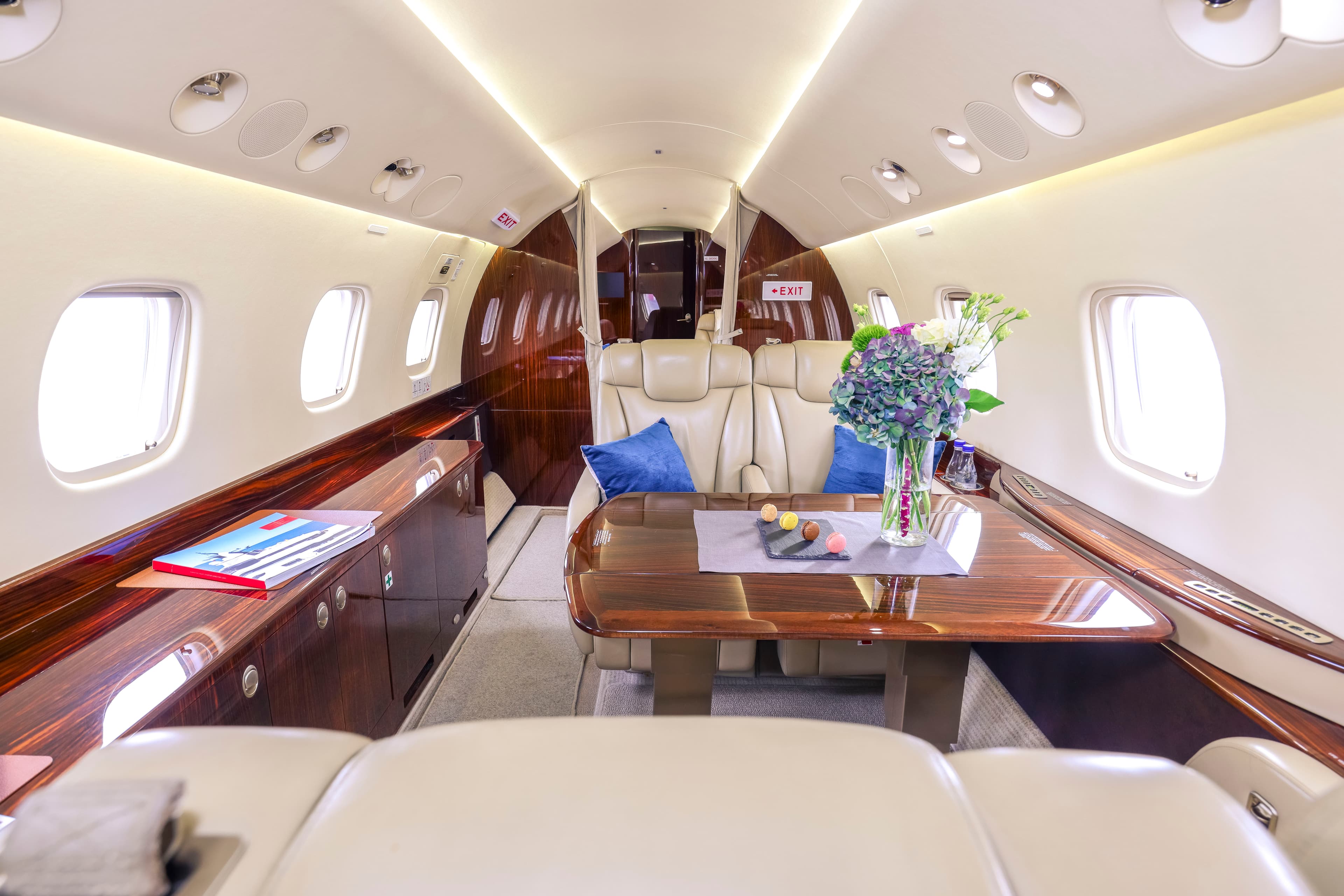 Embraer Legacy 650 F-HBAN
