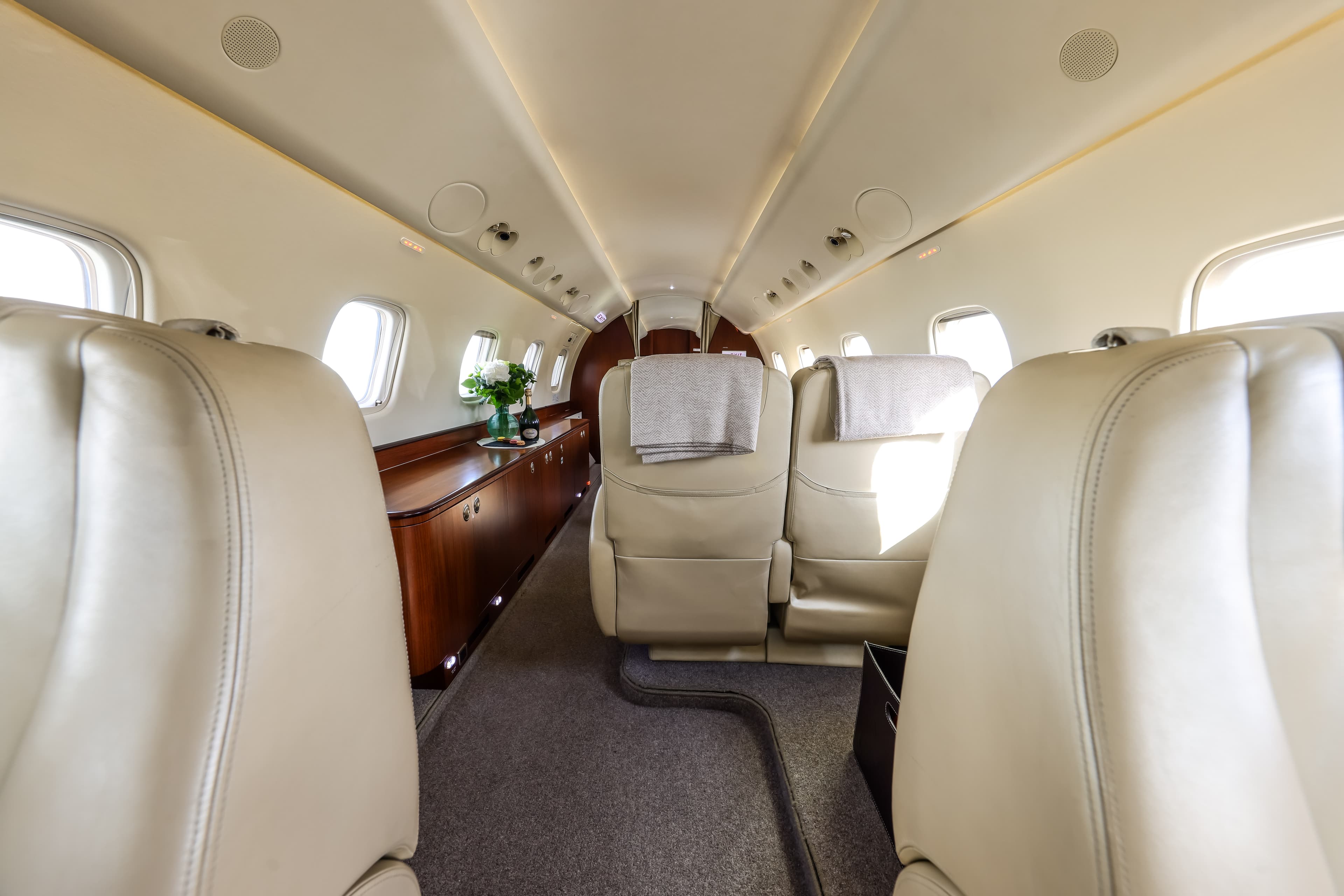 Embraer Legacy 650 F-HSTB