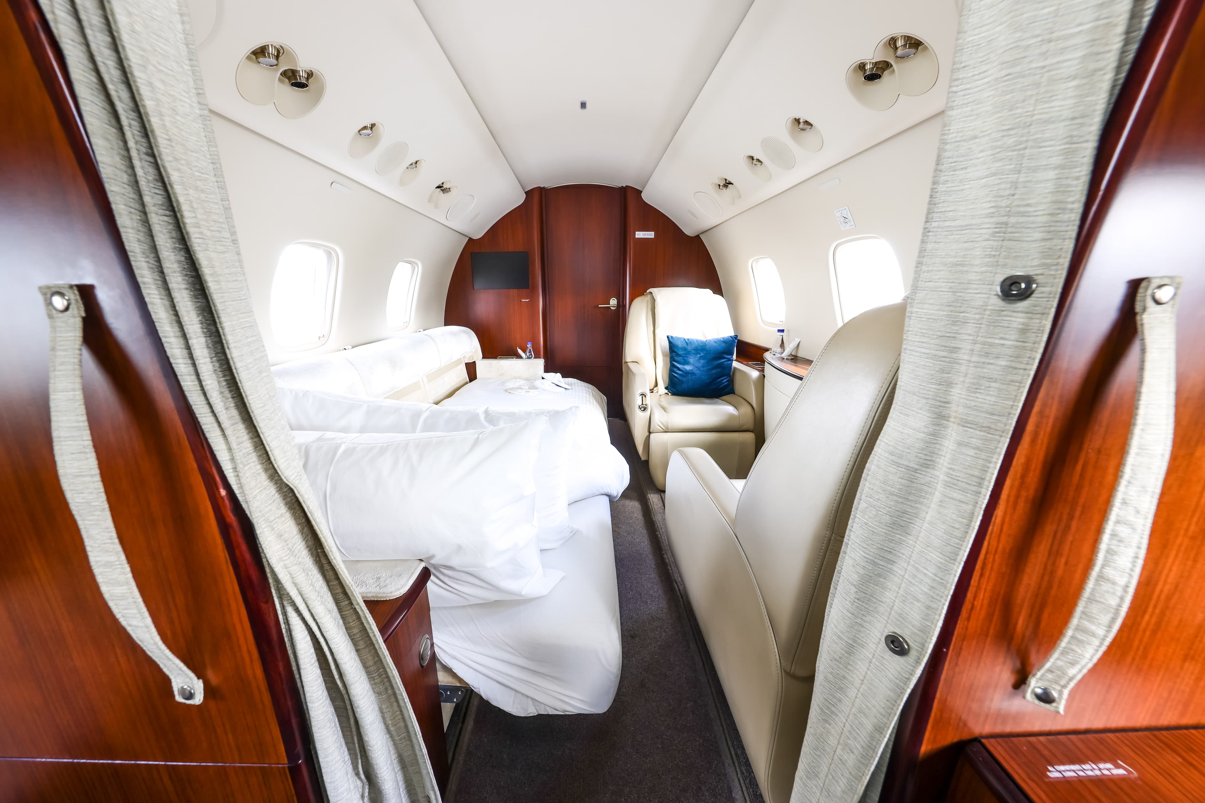 Embraer Legacy 650 F-HSTB