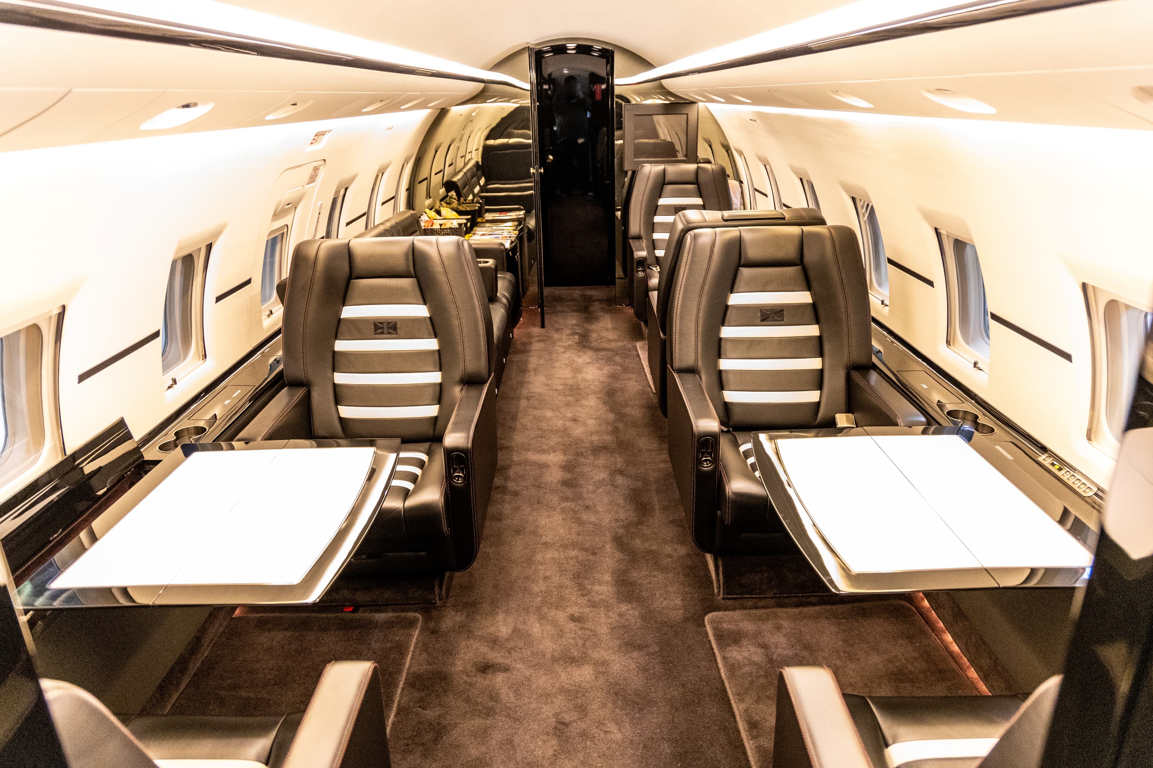Challenger 604 G-DAYA