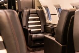 Challenger 604 G-DAYA