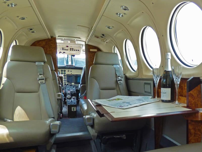 Beechcraft King Air 200 G-FLYK