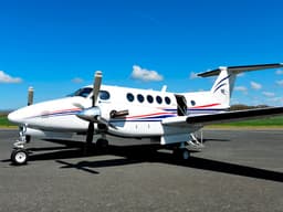 Beechcraft King Air 200 G-FLYW