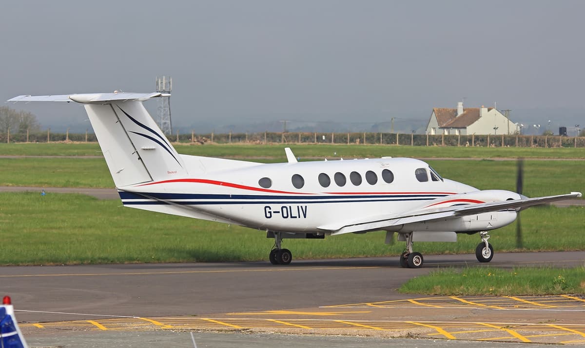Beechcraft King Air 200 G-OLIV