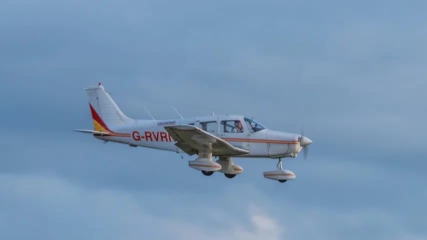 Piper PA-28 Cherokee G-RVRN