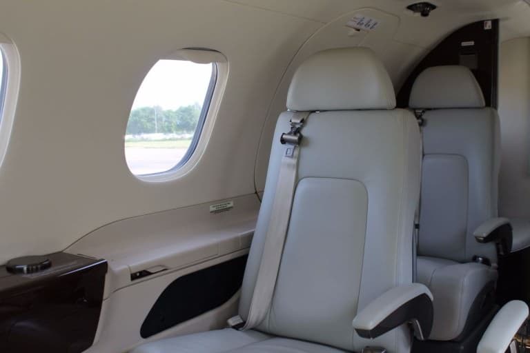 Embraer Phenom 300 G-WZAP