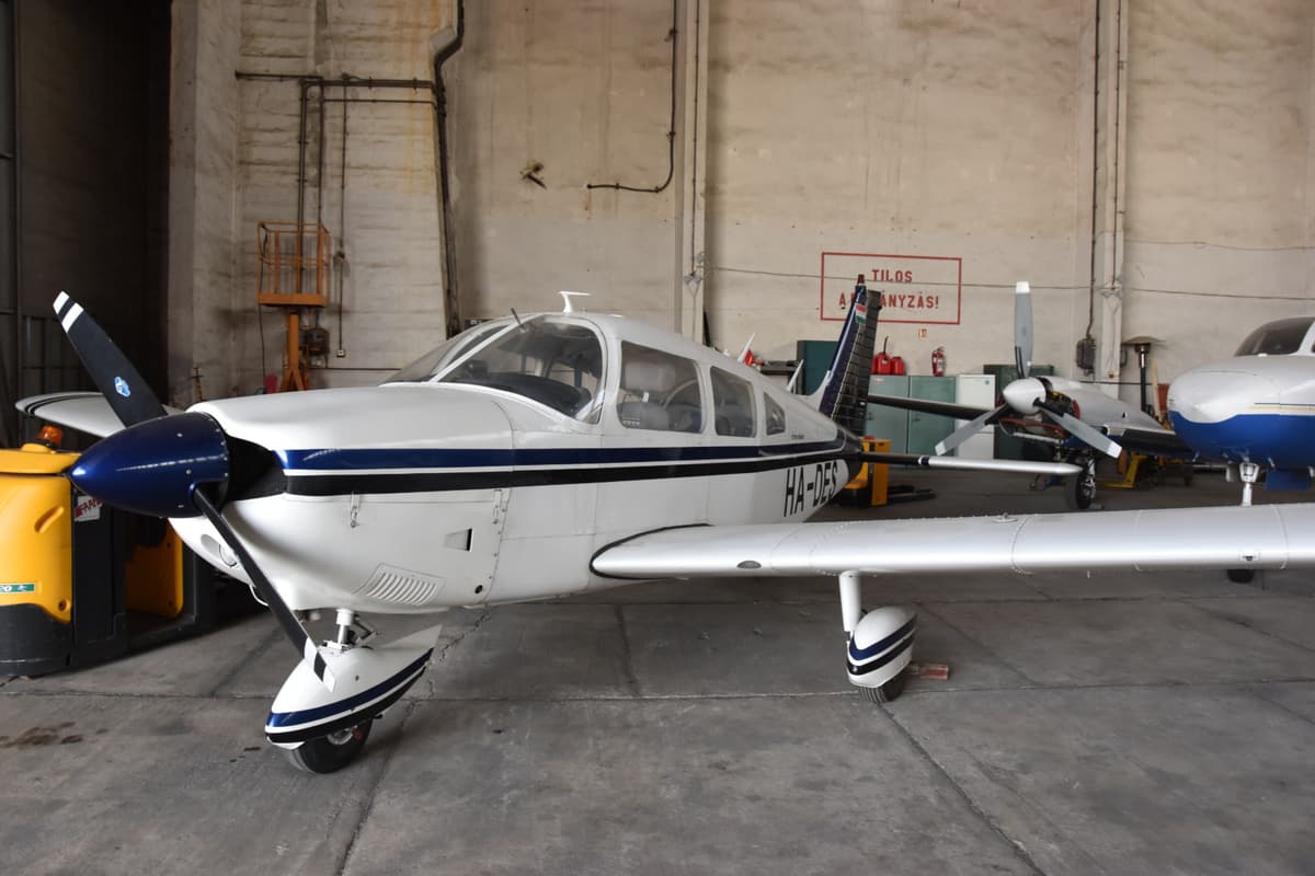 Piper PA-28 Cherokee HA-DES