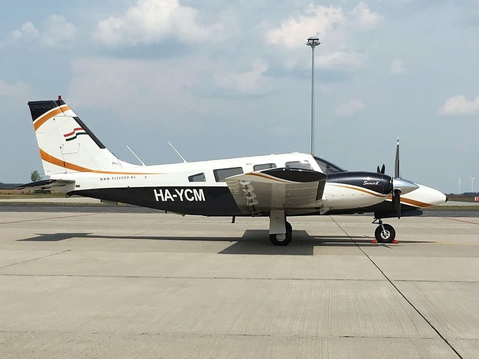 Piper PA-34-200T Seneca II HA-YCM