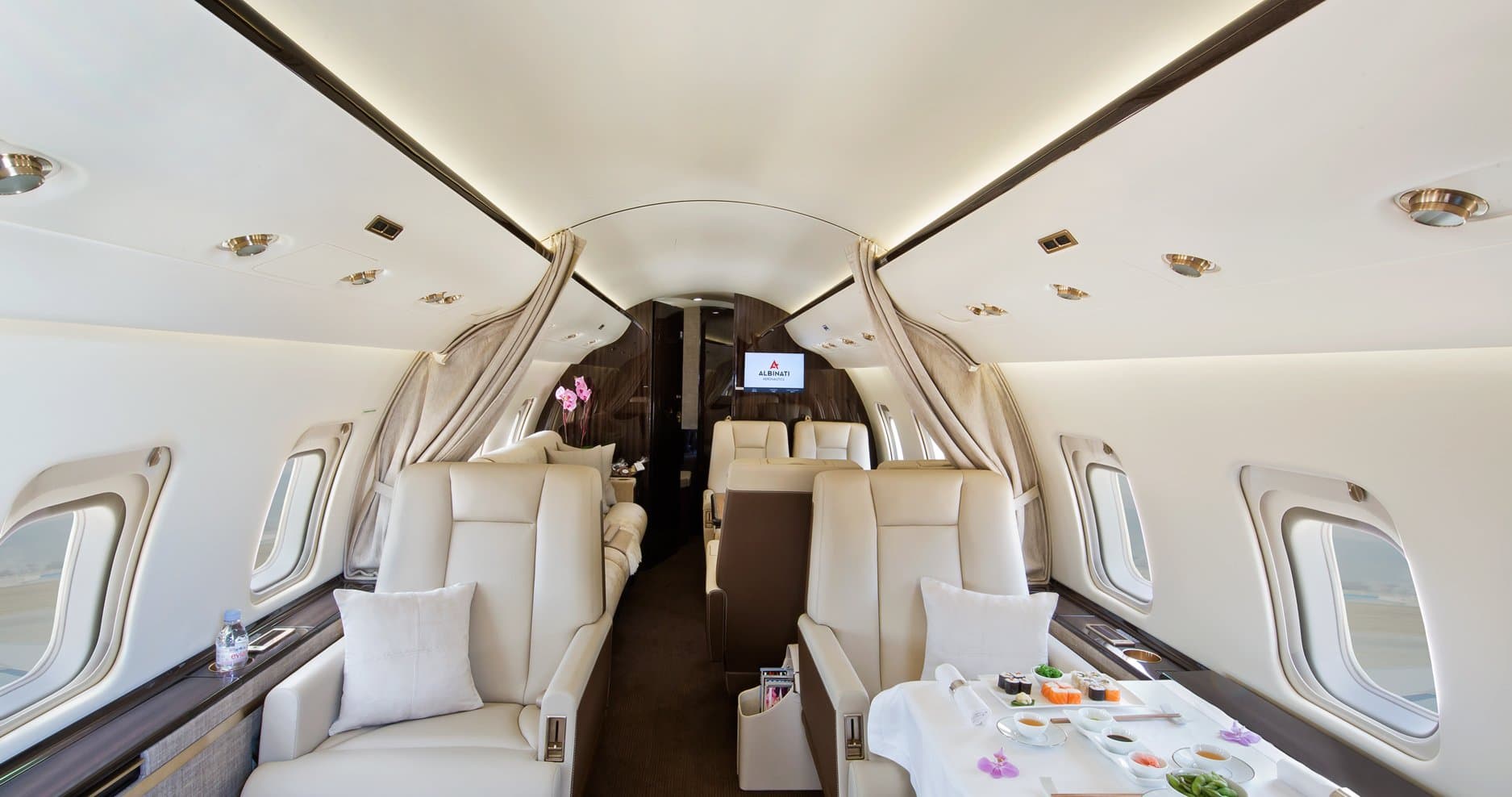 Challenger 604 HB-JRQ
