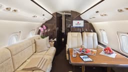 Challenger 604 HB-JRQ
