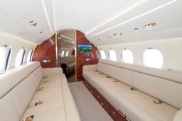 Falcon 8X HB-JSC