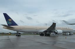 Boeing 777-200 HZ-AK14