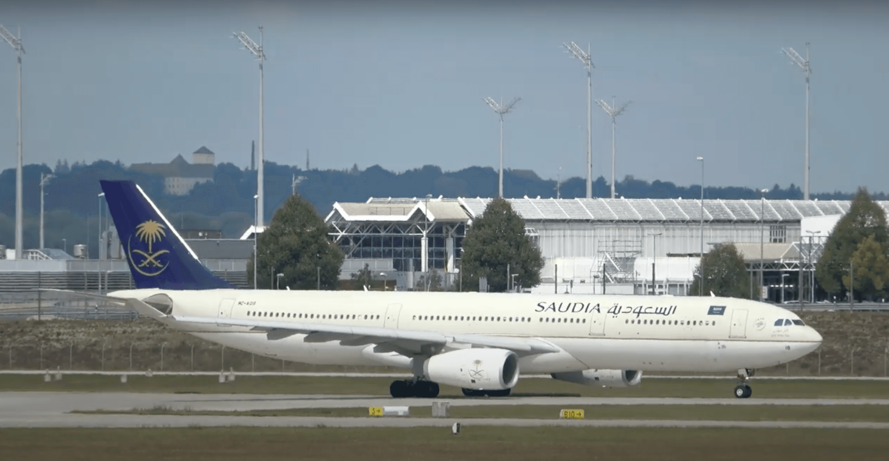 Airbus A330-300 HZ-AQ18