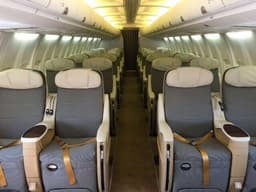 Boeing 737-500 HZ-FM1