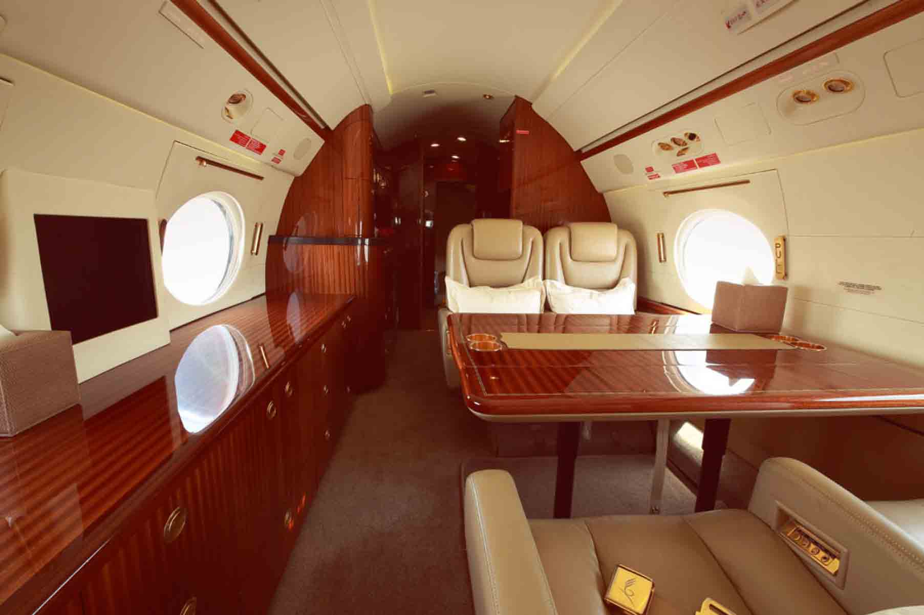 Gulfstream IV HZ-FM2