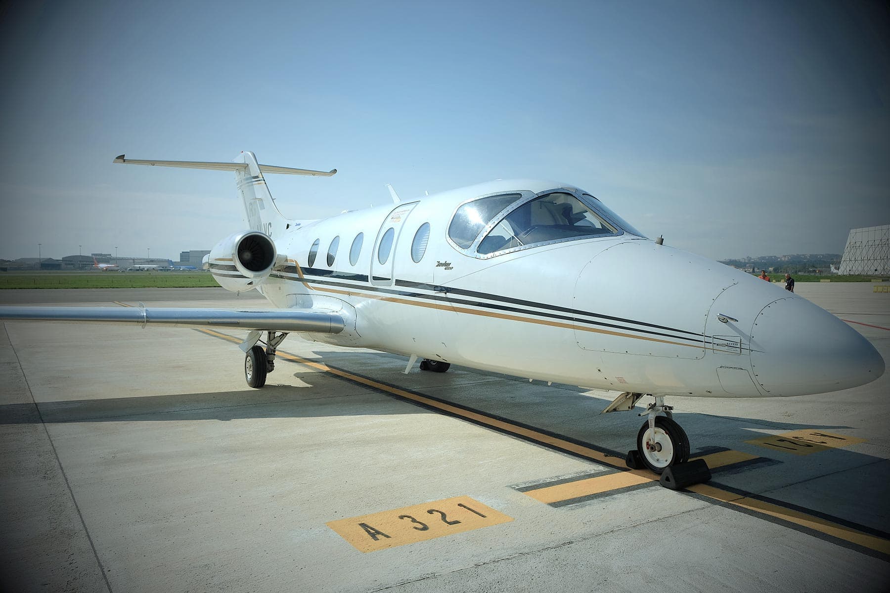 Hawker 400XP I-ALVC