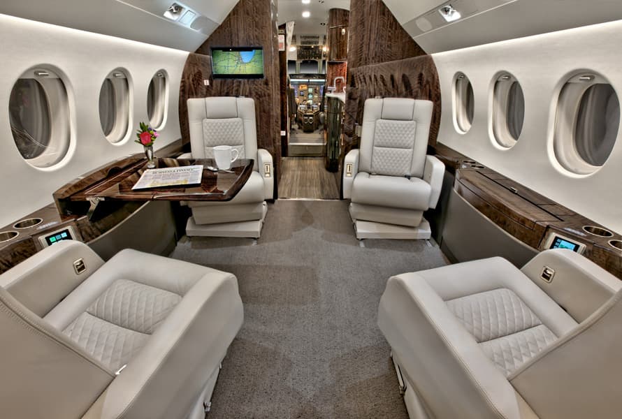 Falcon 2000 N5379F