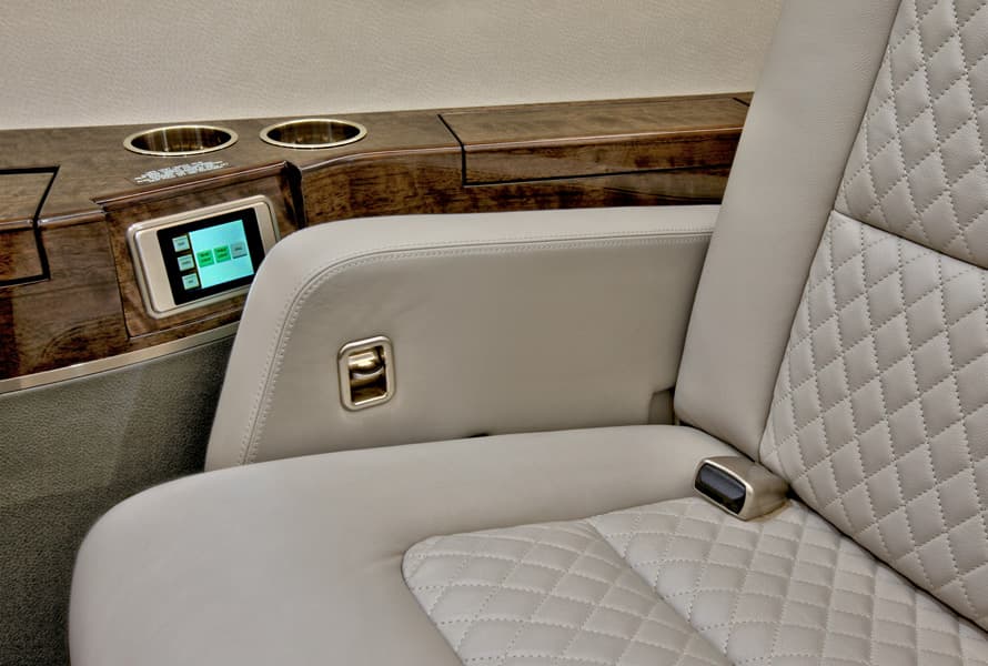 Falcon 2000 N5379F