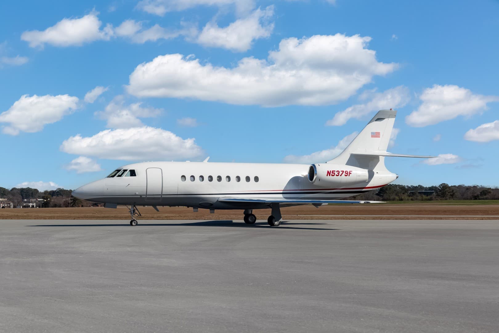 Falcon 2000 N5379F