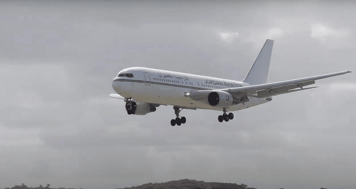 Boeing 767-200 JY-JAL