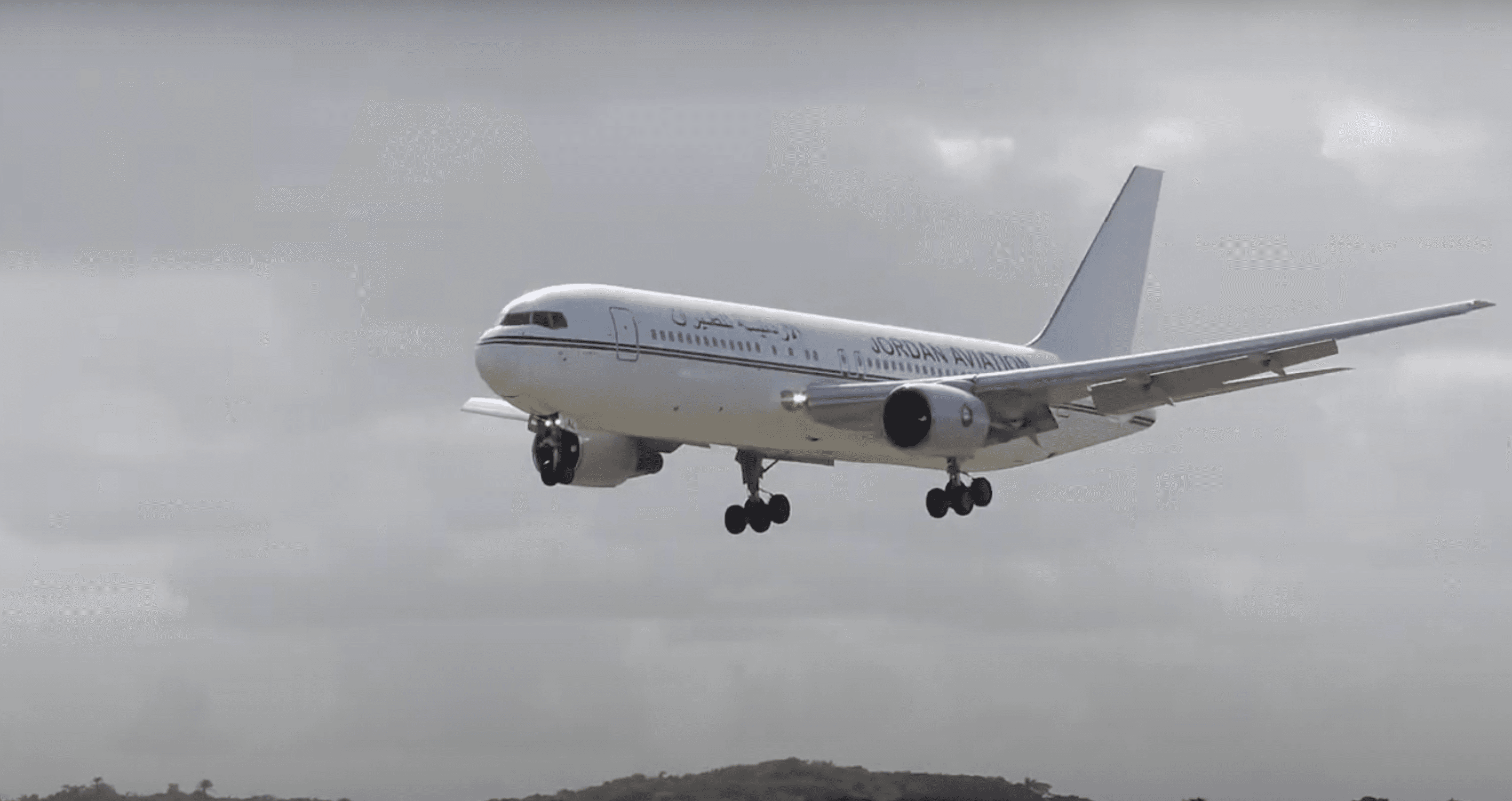 Boeing 767-200 JY-JAL
