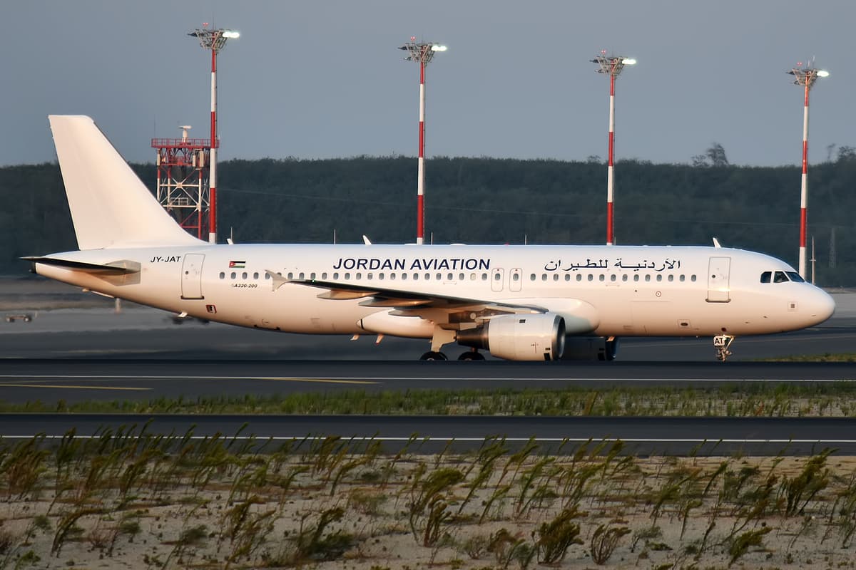 Airbus A320-200 JY-JAT