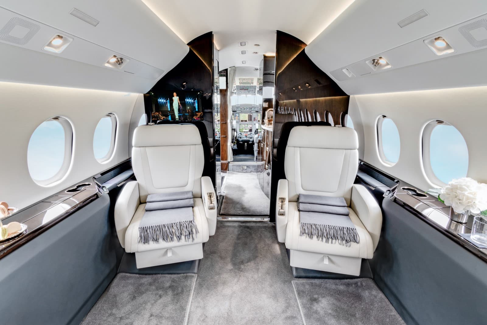 Falcon 900LX LX-EOS