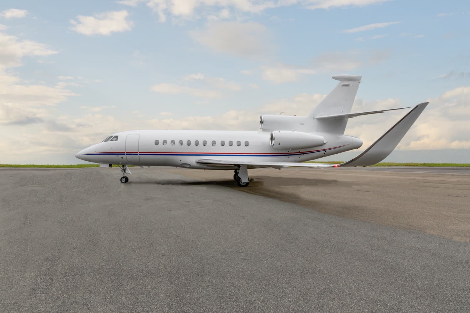 Falcon 900LX LX-EOS