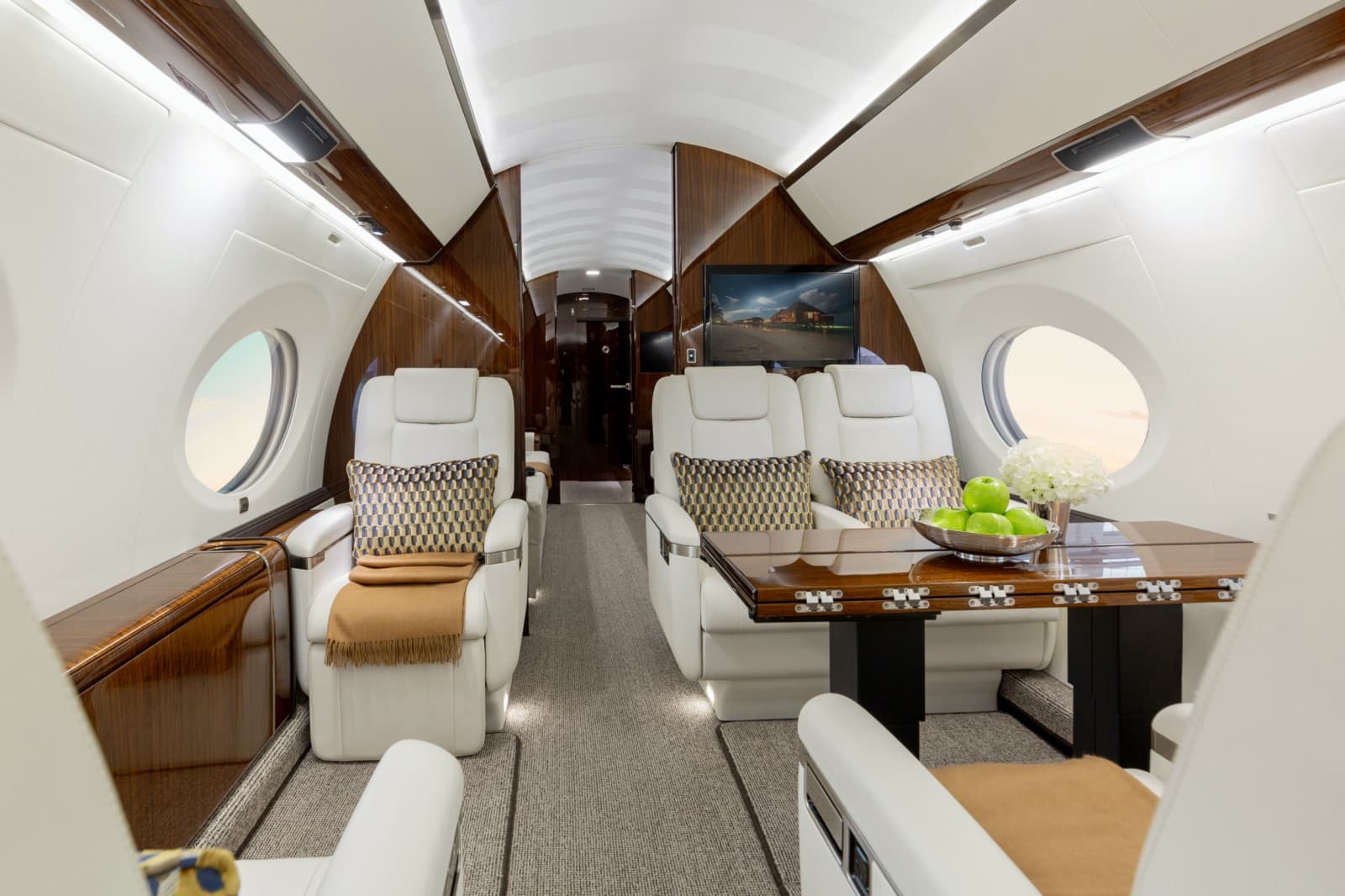 Gulfstream G650ER LX-ESO