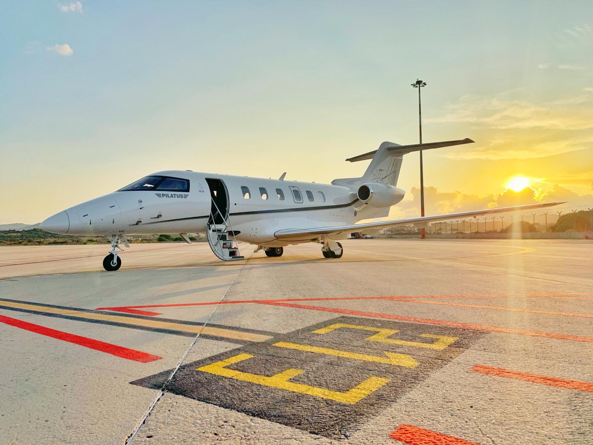 Pilatus PC-24 LX-FCB