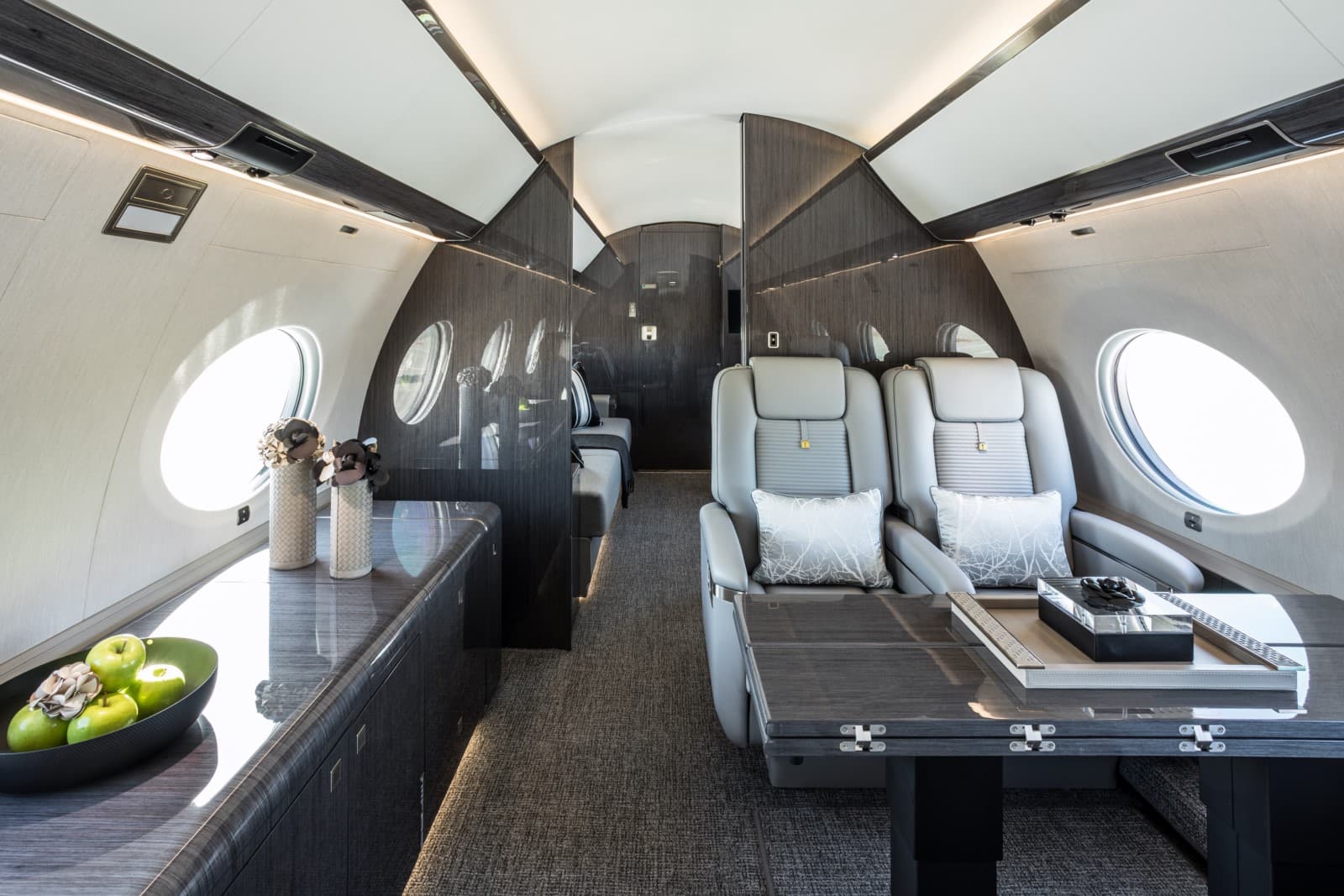 Gulfstream G650ER LX-ICE