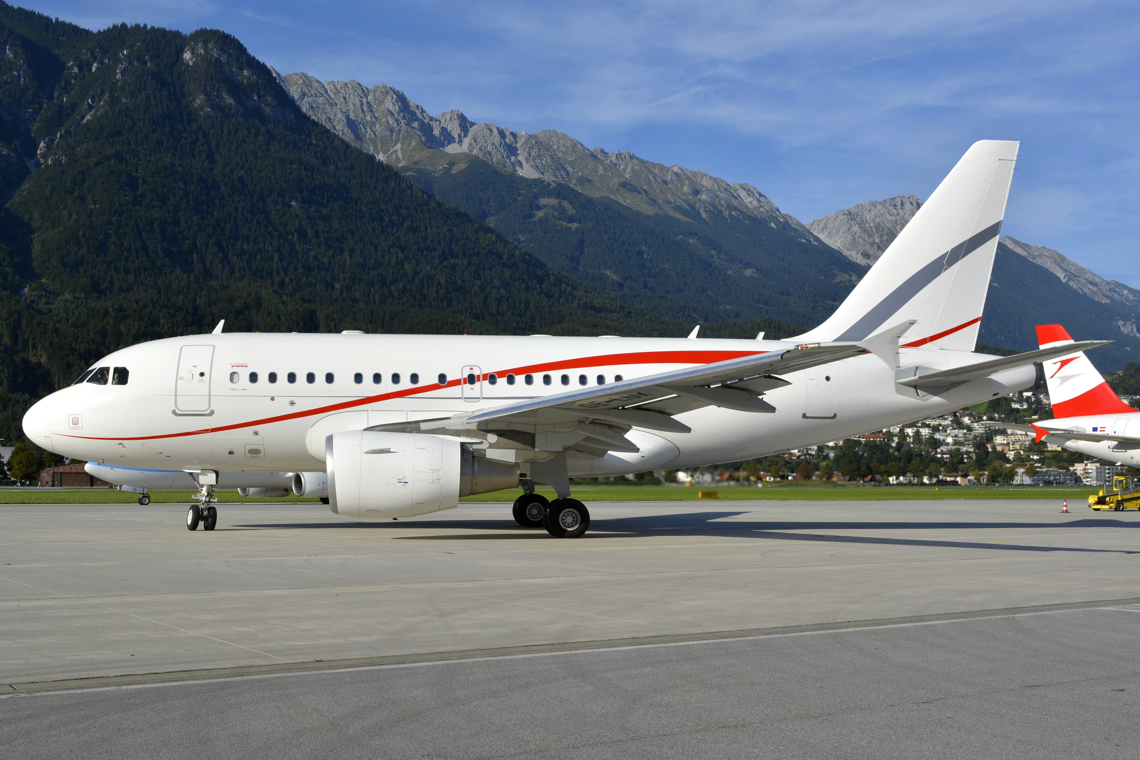 Airbus A318 Elite LX-LTI