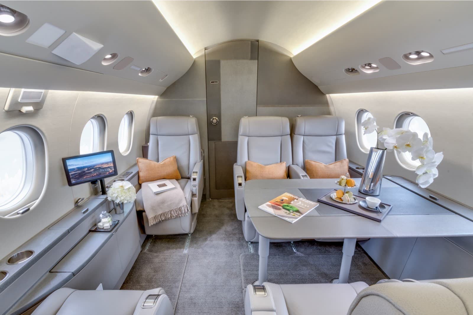 Falcon 2000S LX-MIC