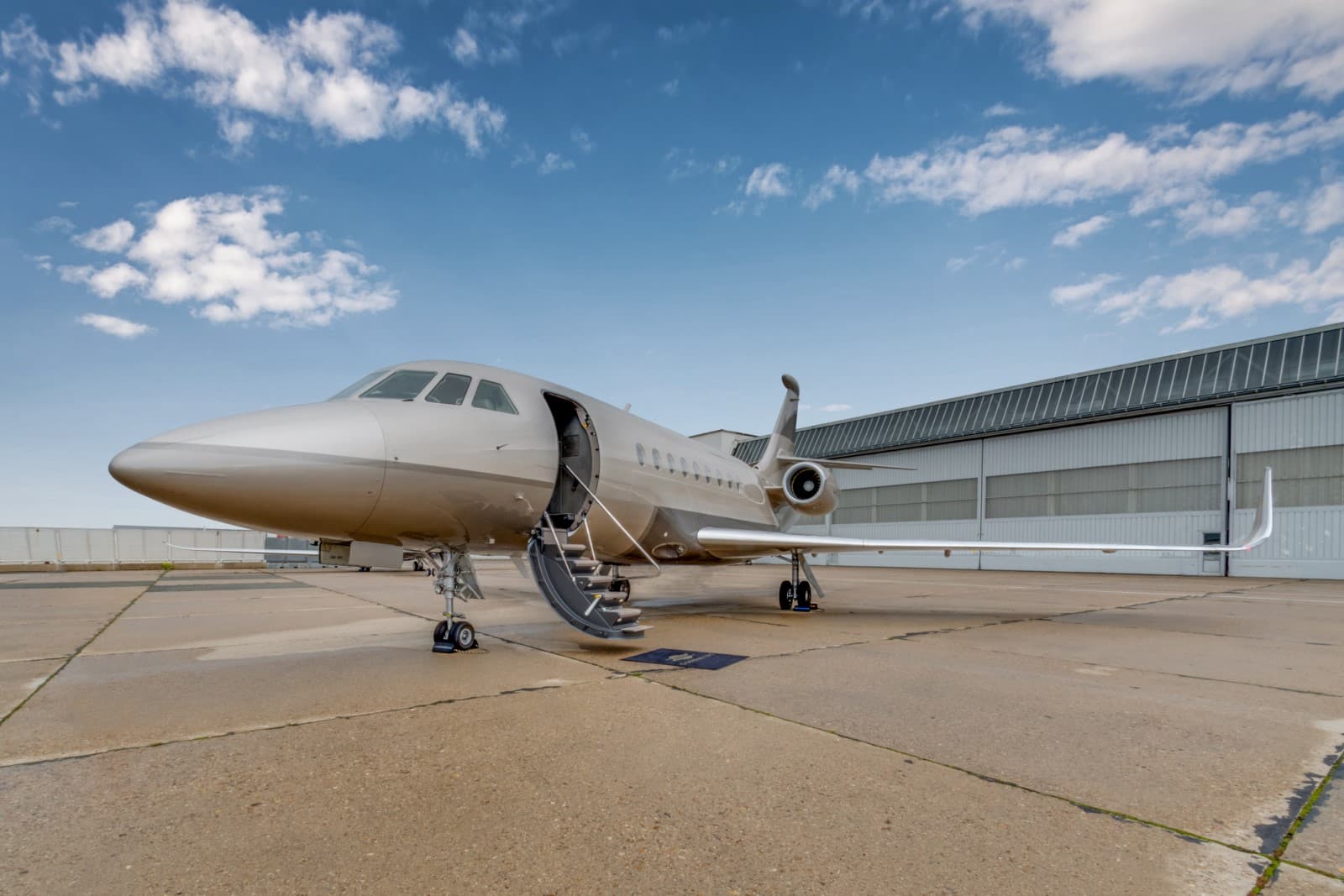 Falcon 2000S LX-MIC