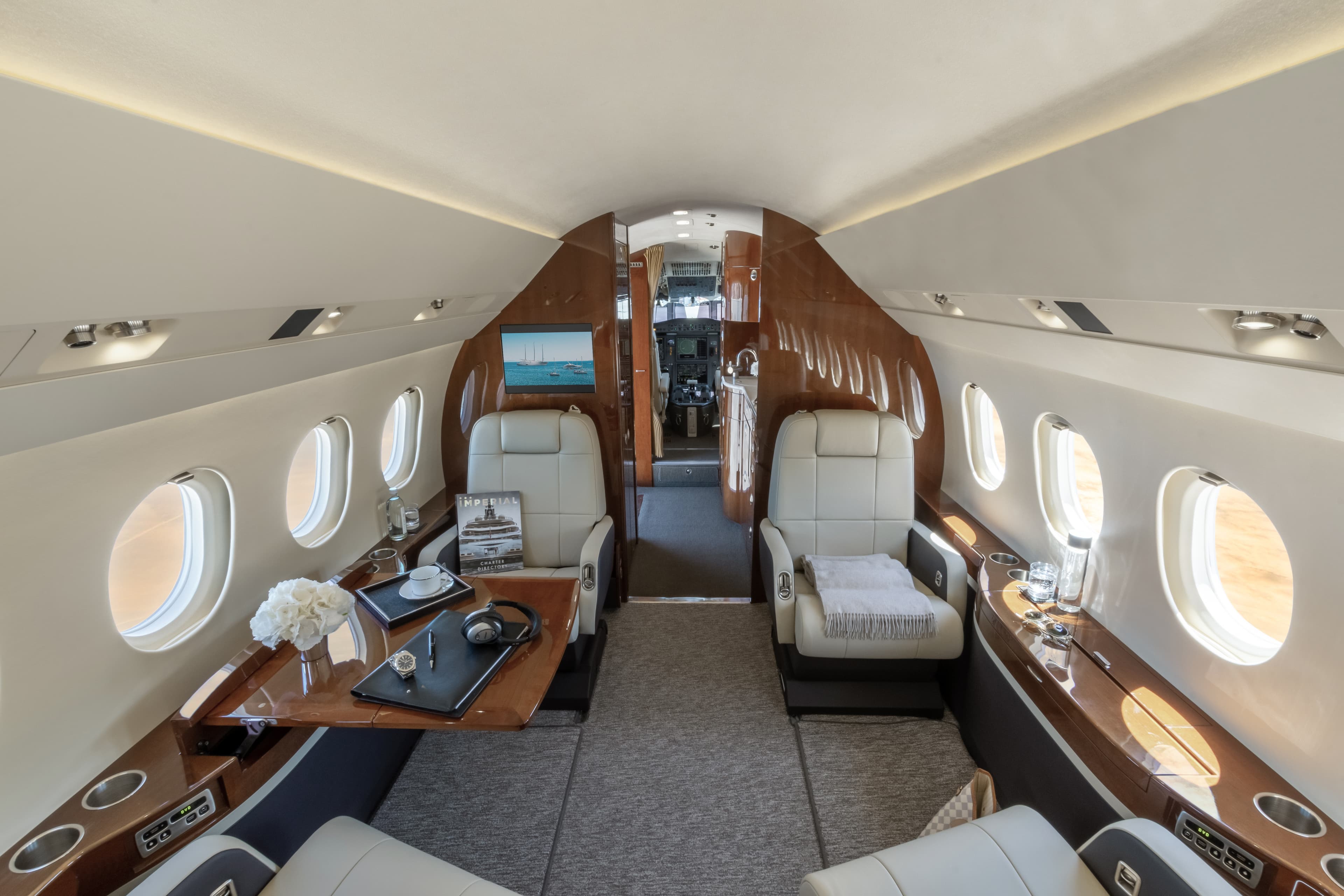 Falcon 2000LX LX-SCO