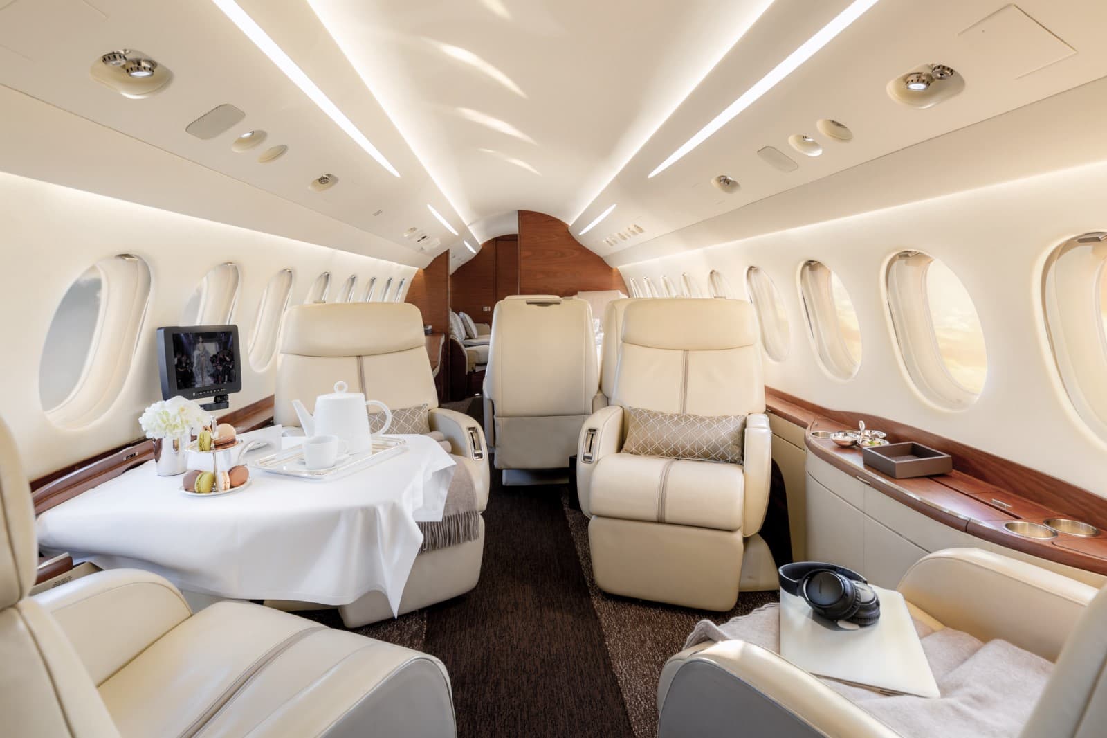 Falcon 7X LX-VAM