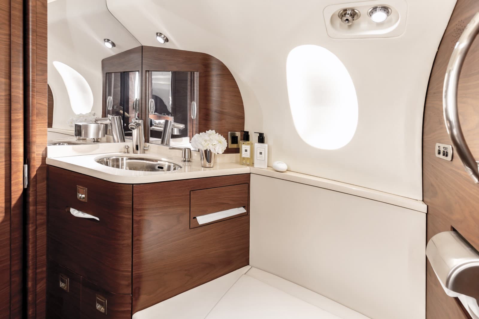 Falcon 7X LX-VAM
