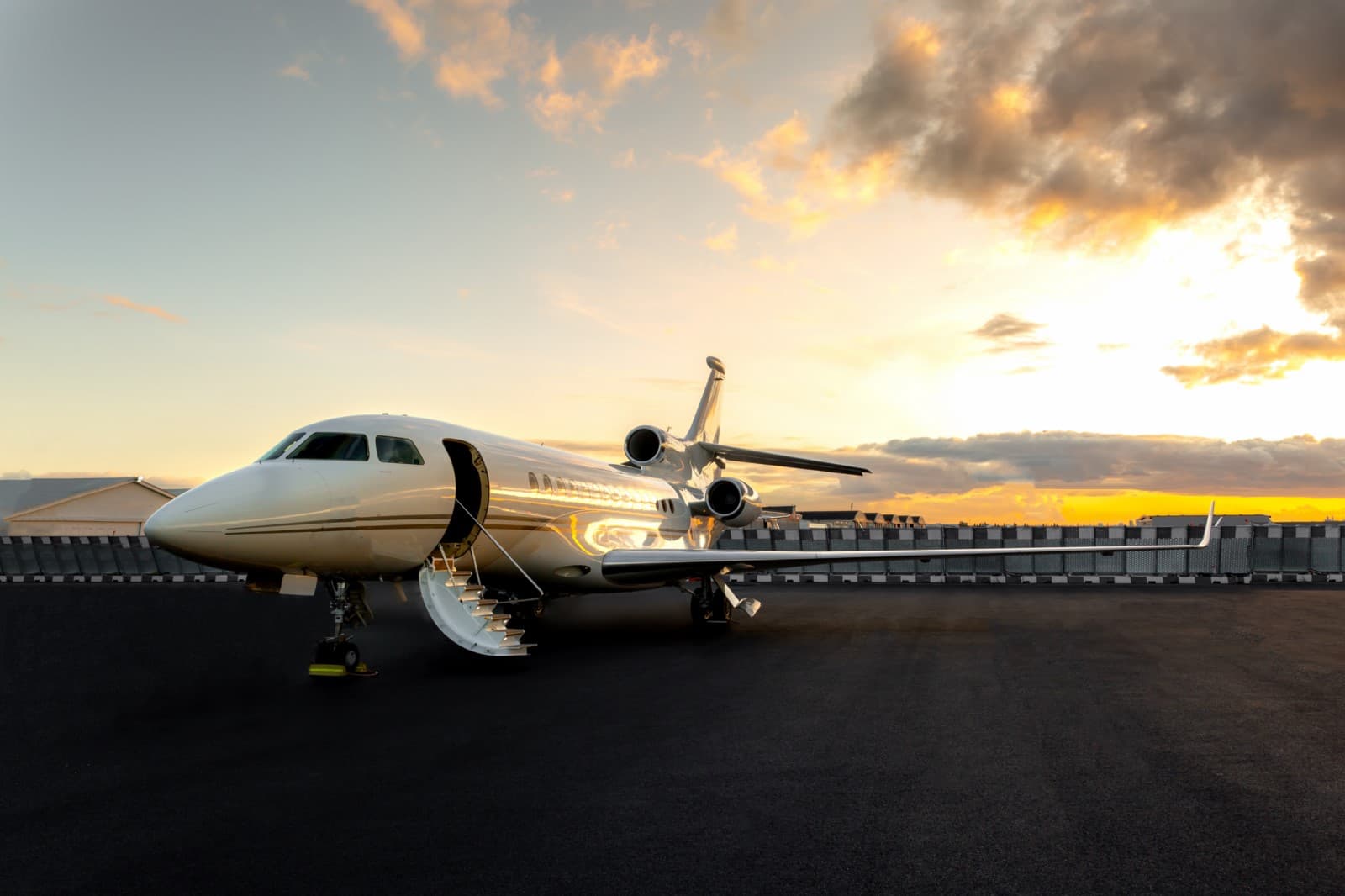 Falcon 7X LX-VAM