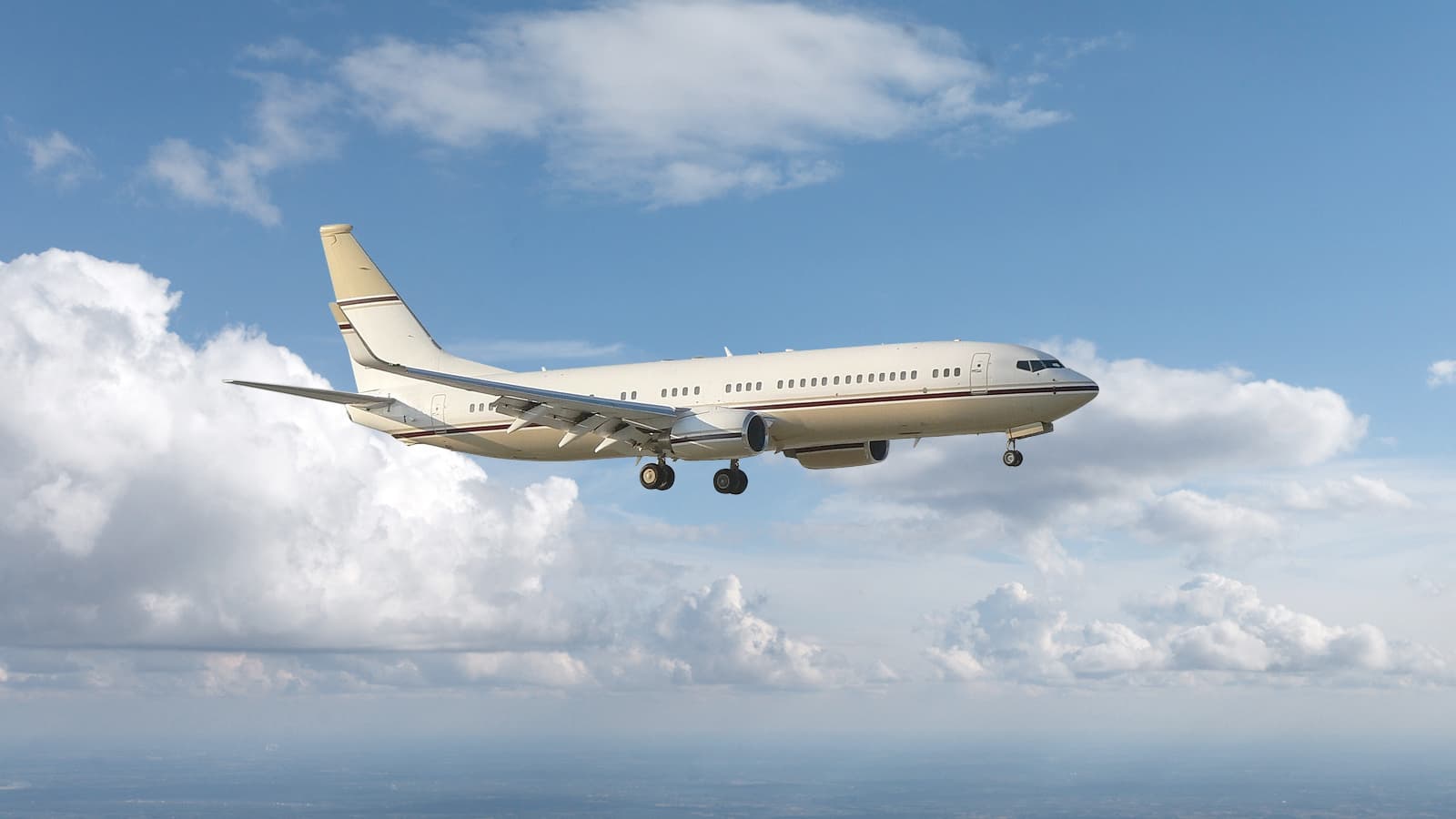 BBJ2 / Boeing 737-800 LY-CER