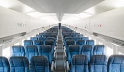 Boeing 737-400 LY-GTW