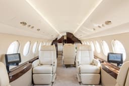 Falcon 7X M-LJCR