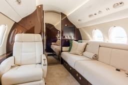 Falcon 7X M-LJCR