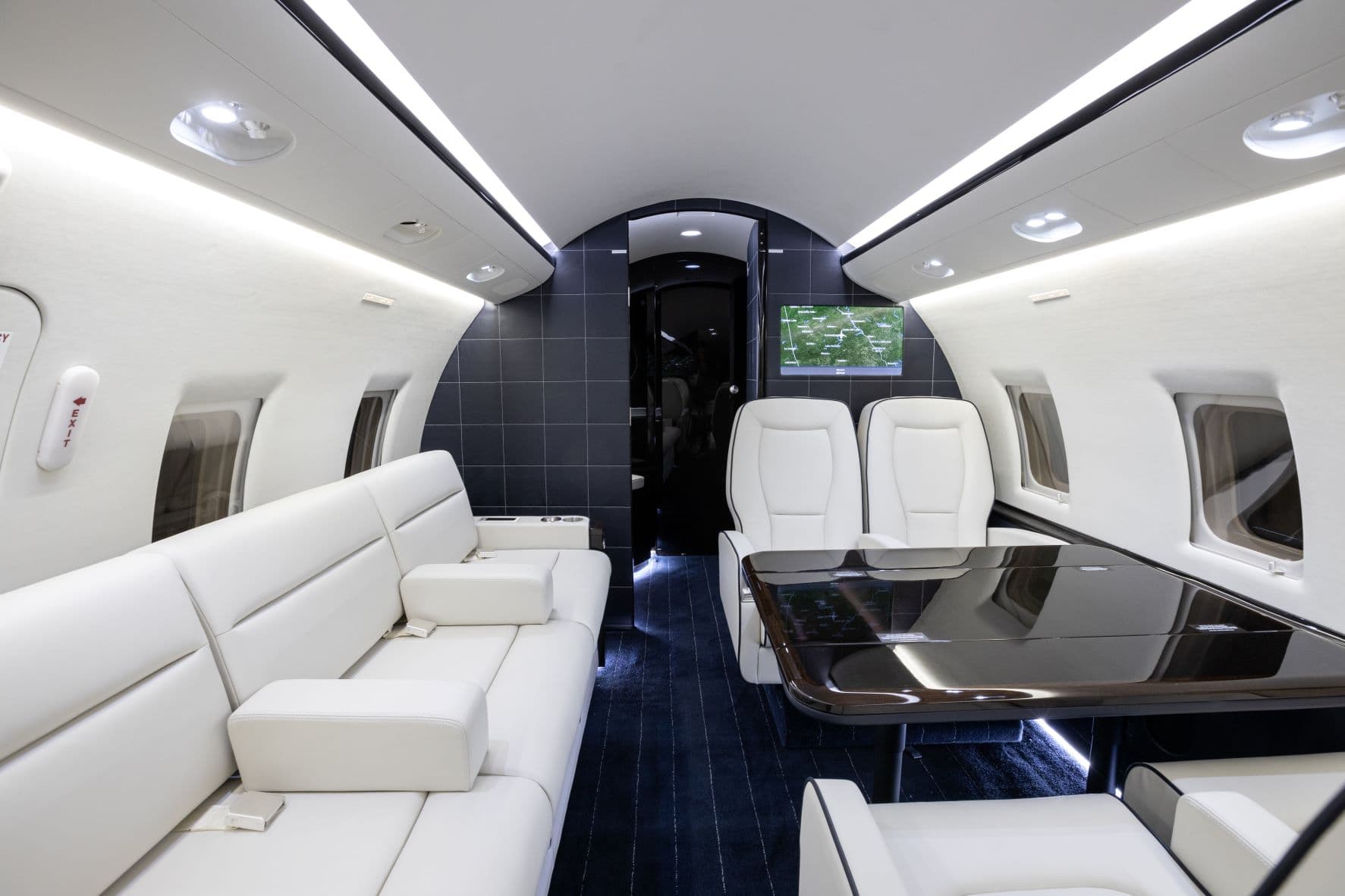 Challenger 604 N101KF