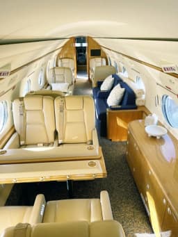 Gulfstream V N102DZ