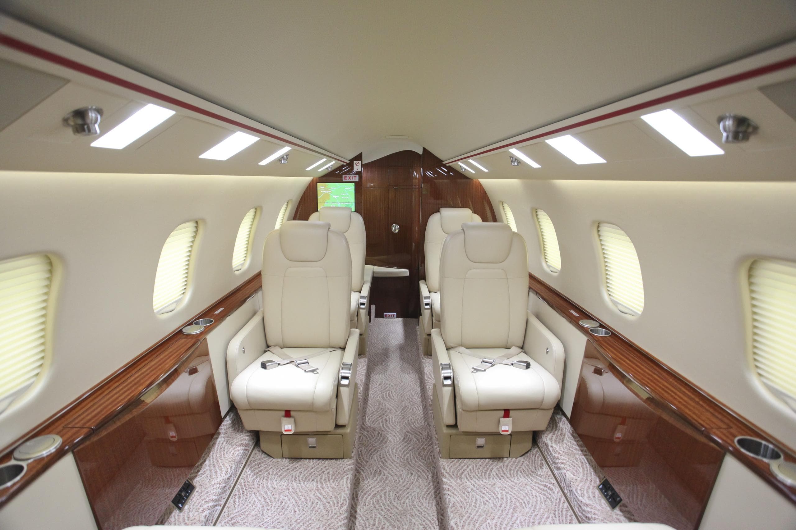 Learjet 60XR N104RJ