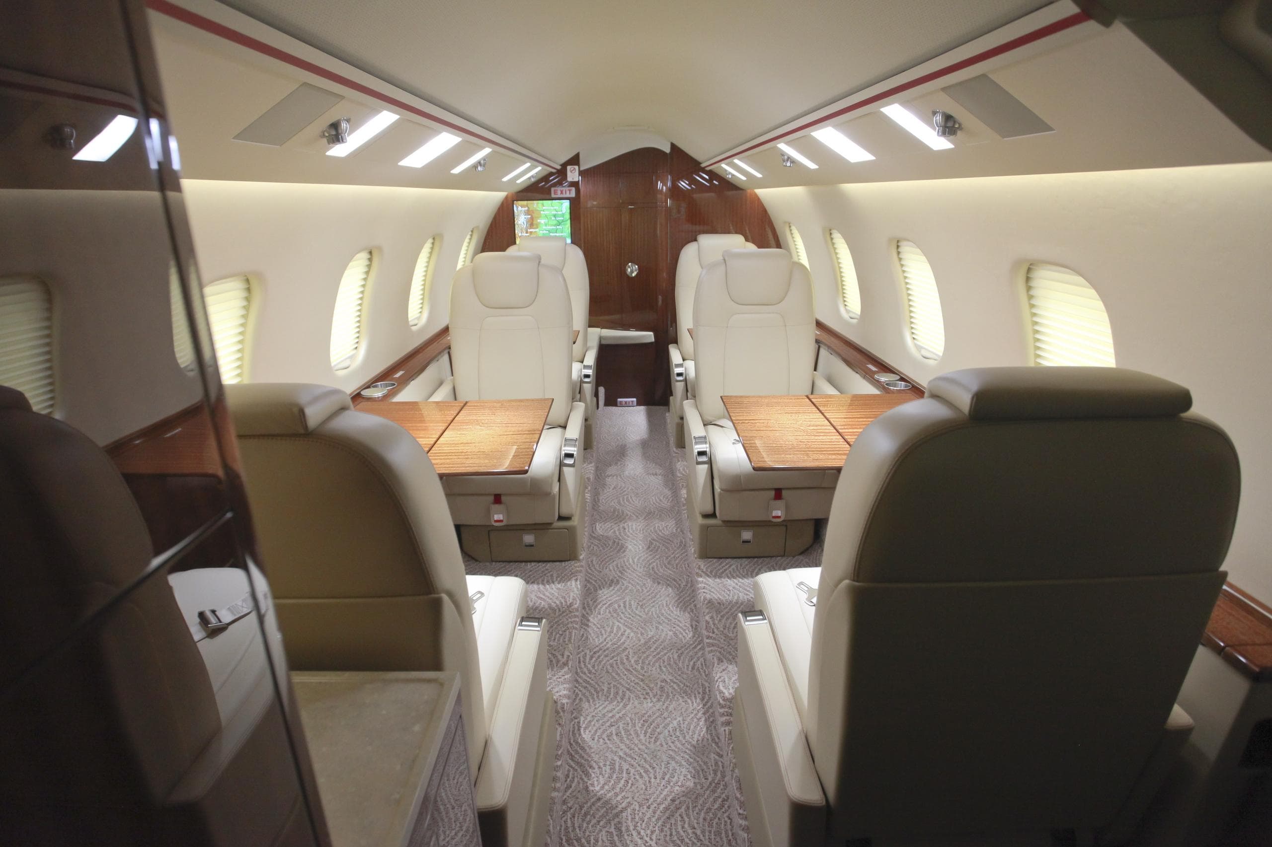 Learjet 60XR N104RJ