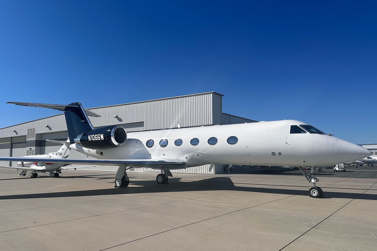 Gulfstream G400 N1066W